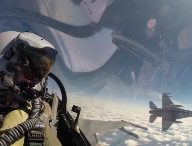 F-16 της 340Μ πάνω από τη Λευκωσία στην παρέλαση για την ανακήρυξη της Κυπριακής Δημοκρατίας (βίντεο)
